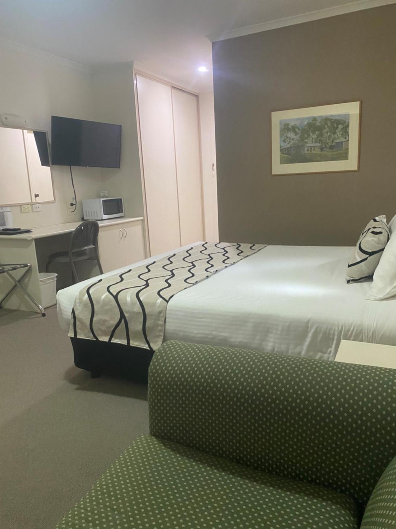 Deniliquin Country Club Motor Inn Exterior foto