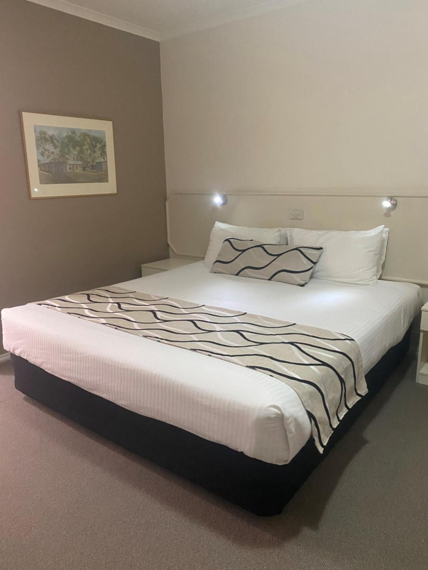 Deniliquin Country Club Motor Inn Exterior foto