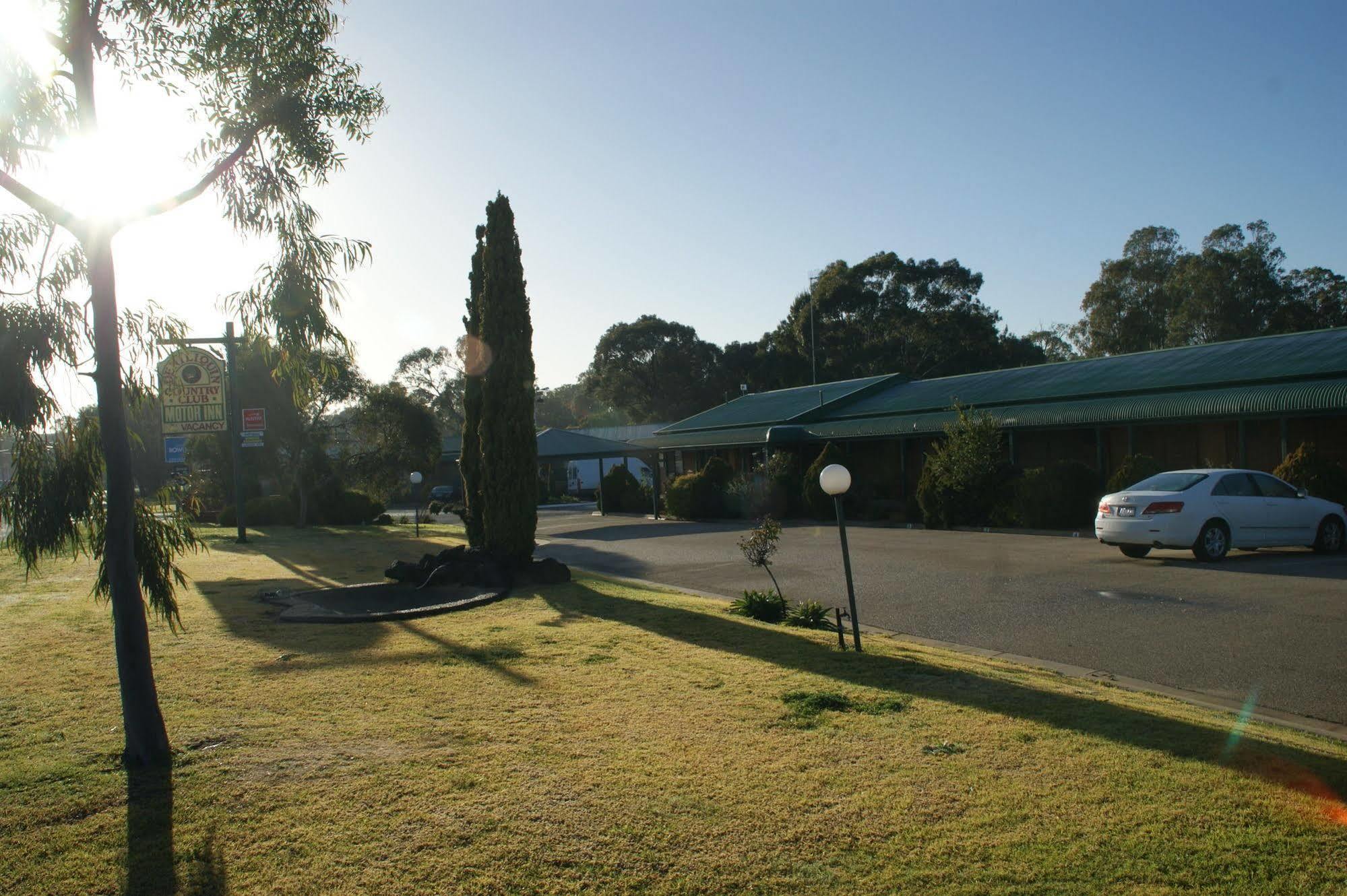 Deniliquin Country Club Motor Inn Exterior foto